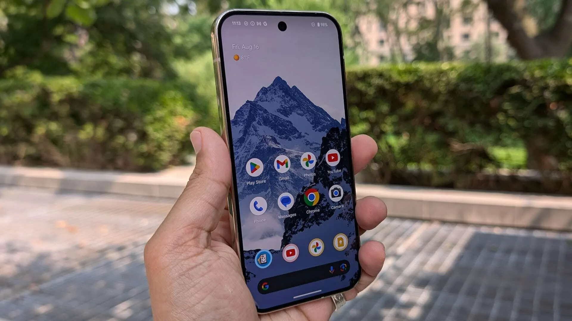 بررسی Google Pixel 9 | طراحی پخته با مشکلات حرارتی و ویژگی‌های جدید